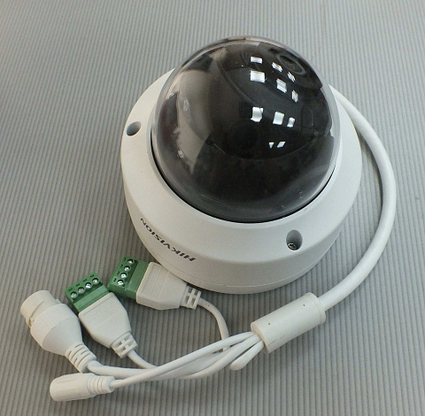 Камера Hikvision DS-2CD3145FWD-IS 2шт
