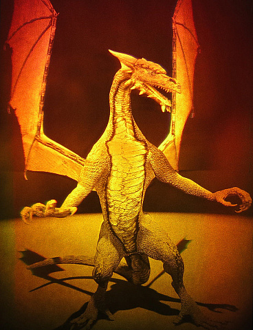 Крылатый дракон-3D лазерная голограмма на стекле- 11x16" (28x40cm)
